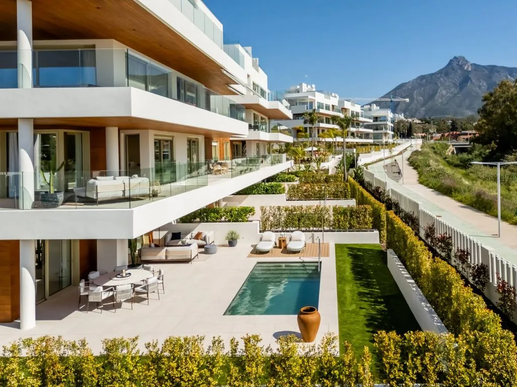 Bassein - Triplex with Rooftop Pool in Marbella Golden Mile