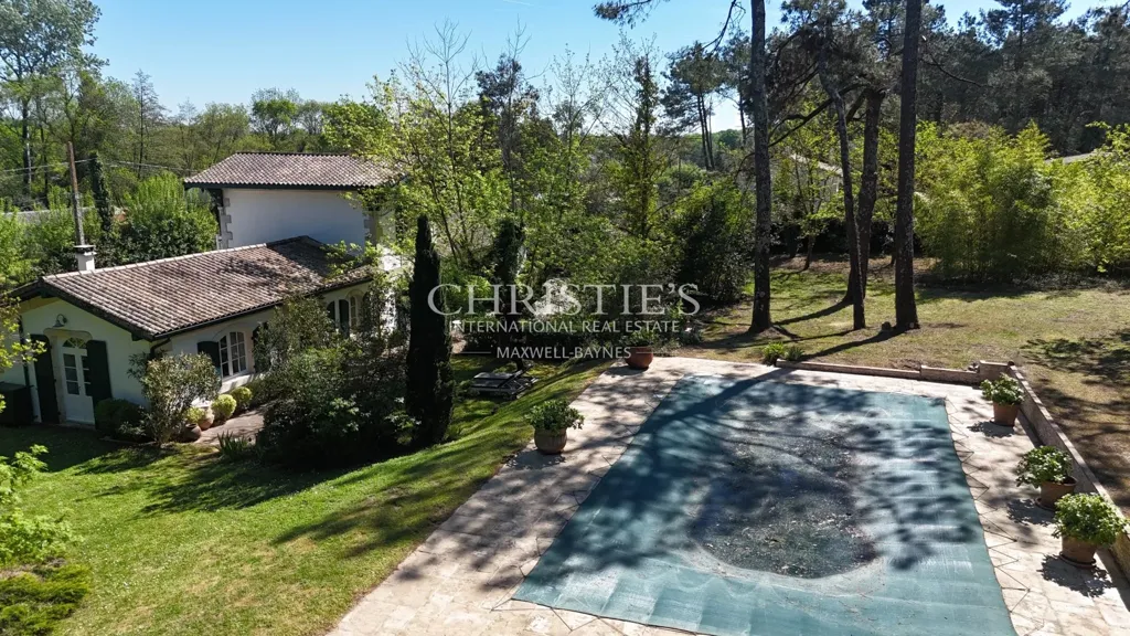Vue aérienne - Villa Familiale avec Piscine près de Royan