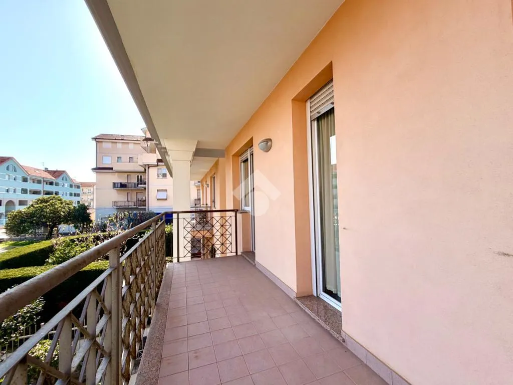 Rõdu - Villa with Terraces in Albenga