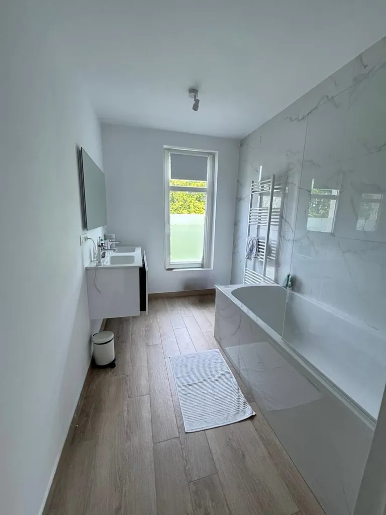 Salles de bain - Duplex 2 Chambres dans Maison de Maître à Ixelles