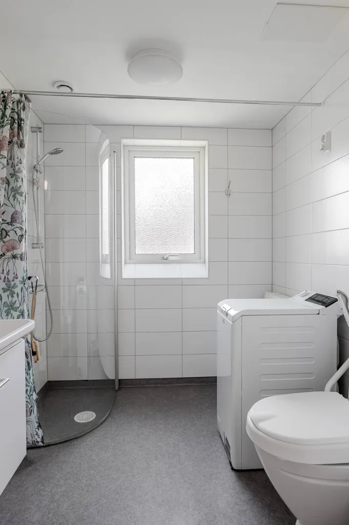 Salles de bain - Two-Room Flat with Balcony in Bokgatan