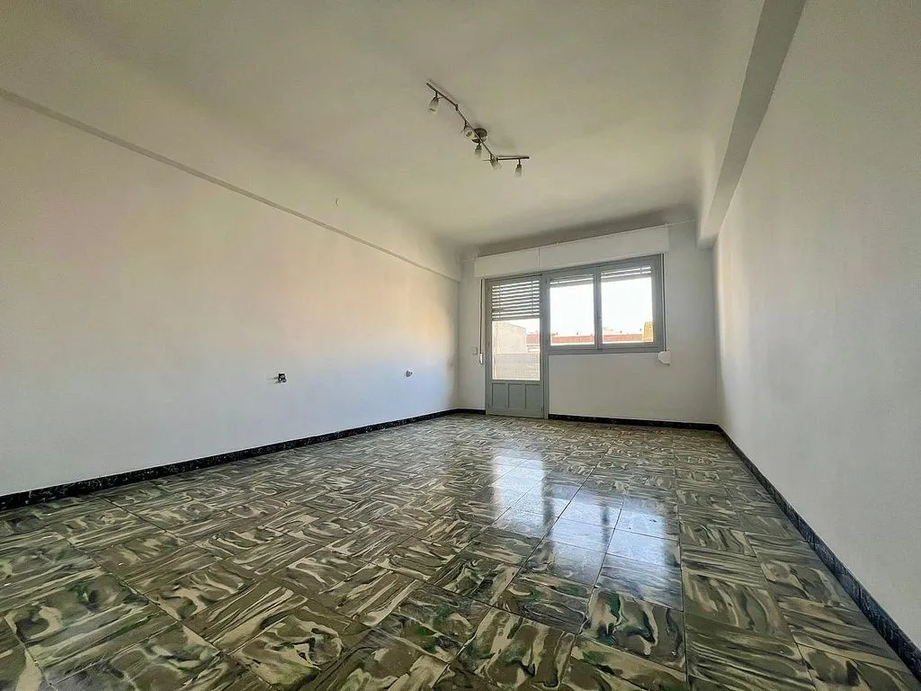 Pièces - Apartment with Balcony in Monóvar