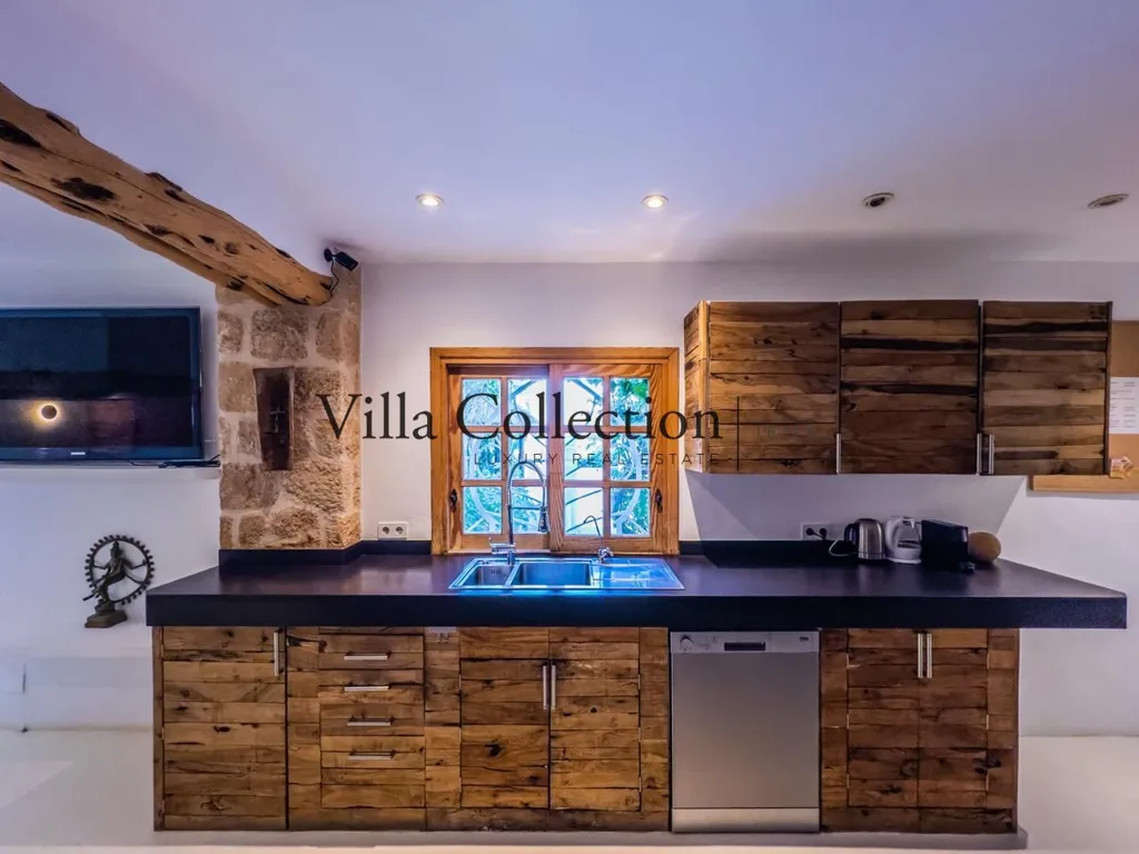 Cuisine - Luxury Villa with Sea View in Cap Martinet