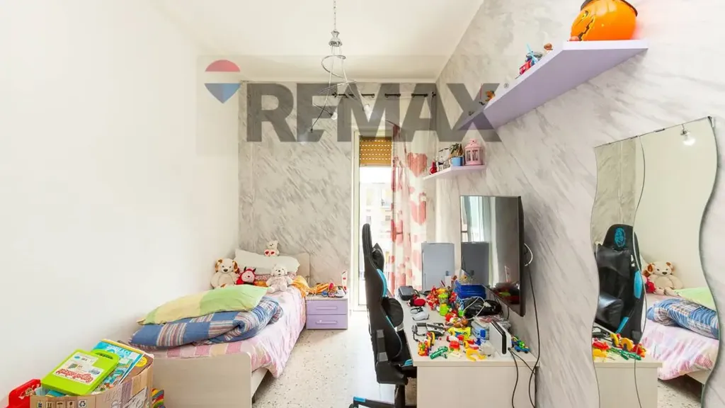 Magamistoad - 4-Room Apartment with Balcony in Catania