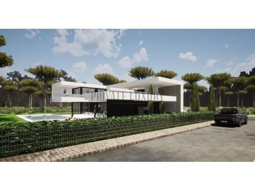Luxury Villa with Pool in Aroeira, Almada
