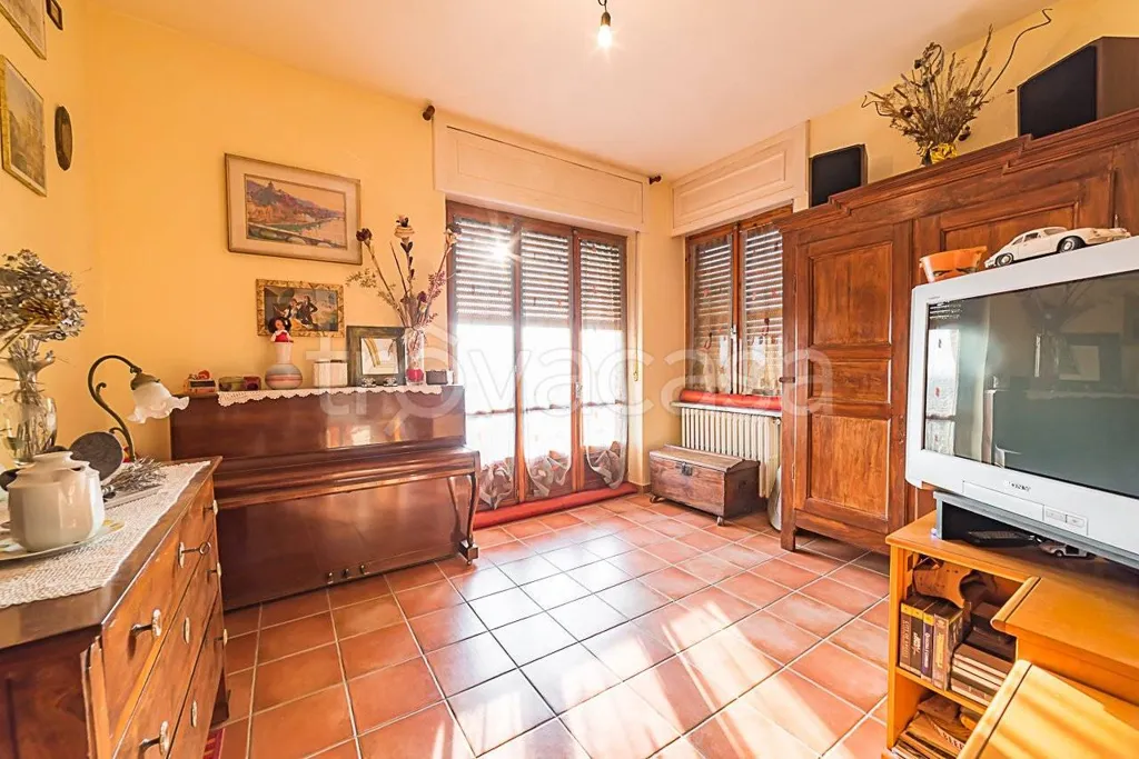 Séjour - Villa with Garden in Faule, Piemonte