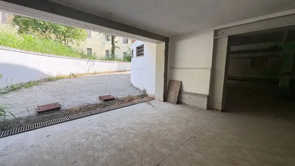 Garage - Apartment with Piazza View in Mantova