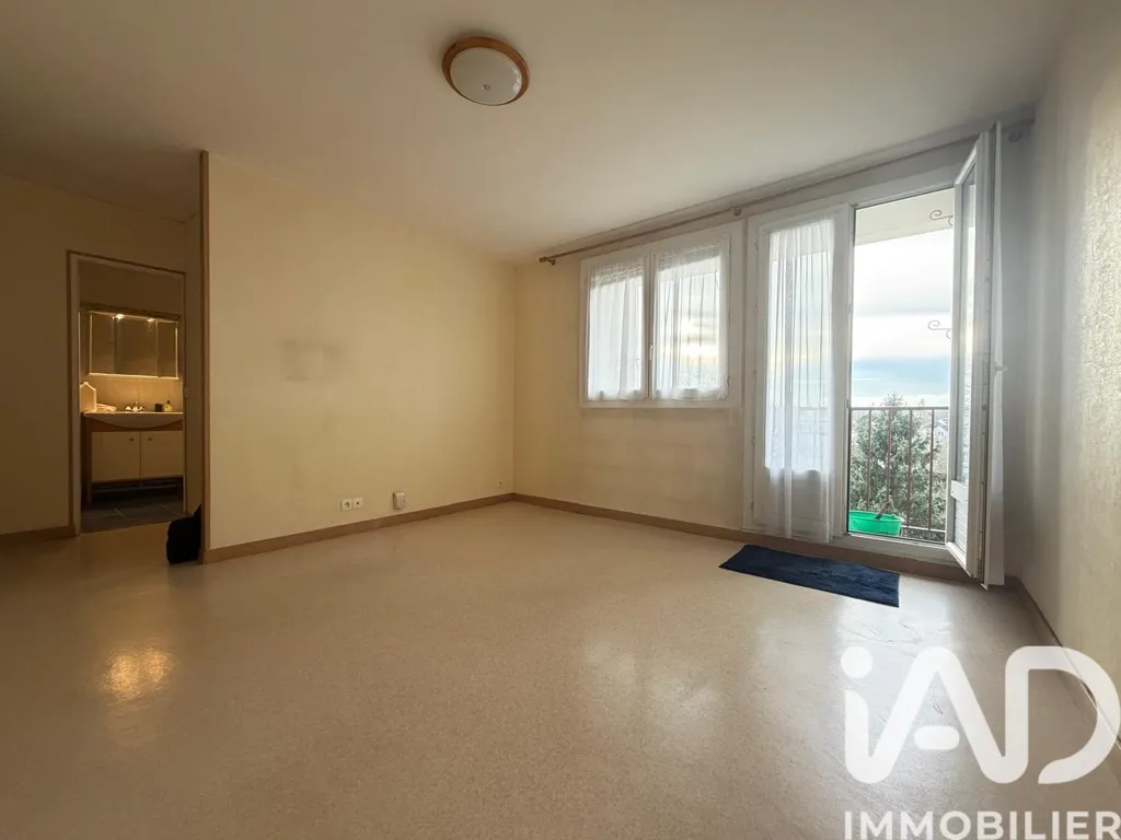 Stanze - Flat with Balcony in Central Location