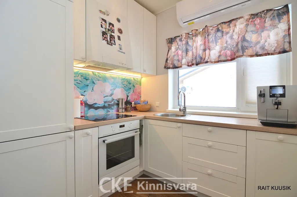 Cuisine - Four-Bedroom House with Terrace in Tõrvandi