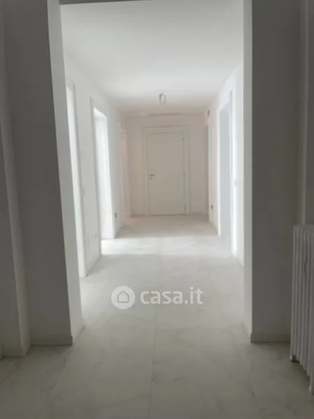 Entrée - Fully Renovated Apartment with Balcony in Varese