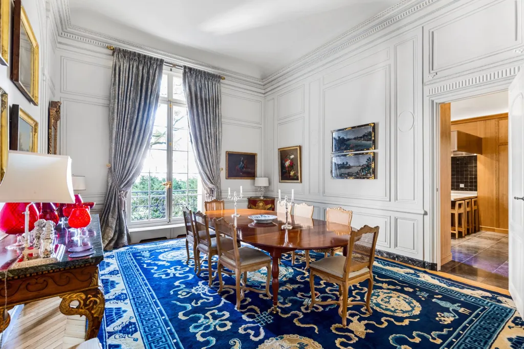 Dining Room - Pied-à-Terre with View in Paris 16th