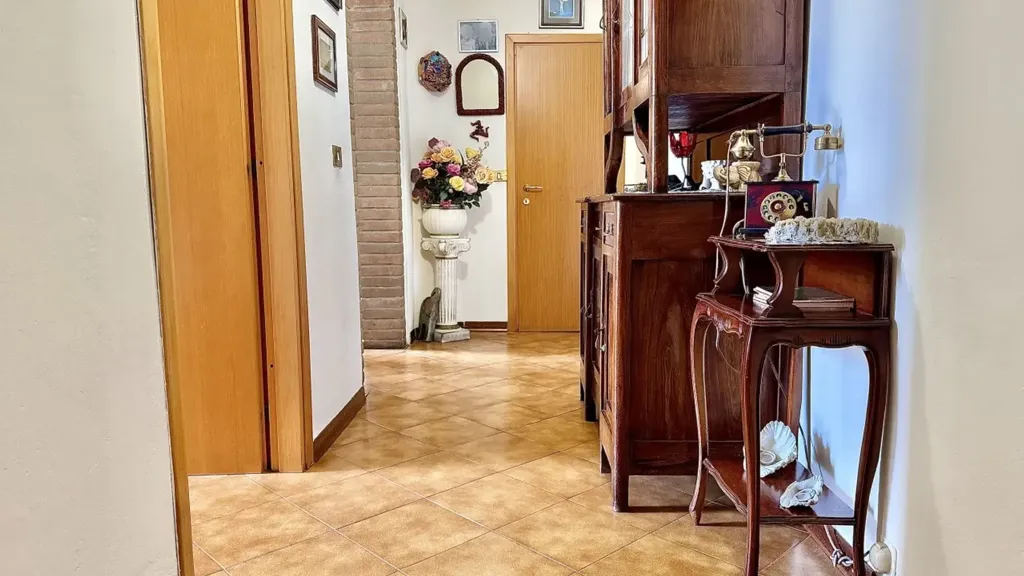 Entrée - 3-Bed Apartment with Veranda in Parma