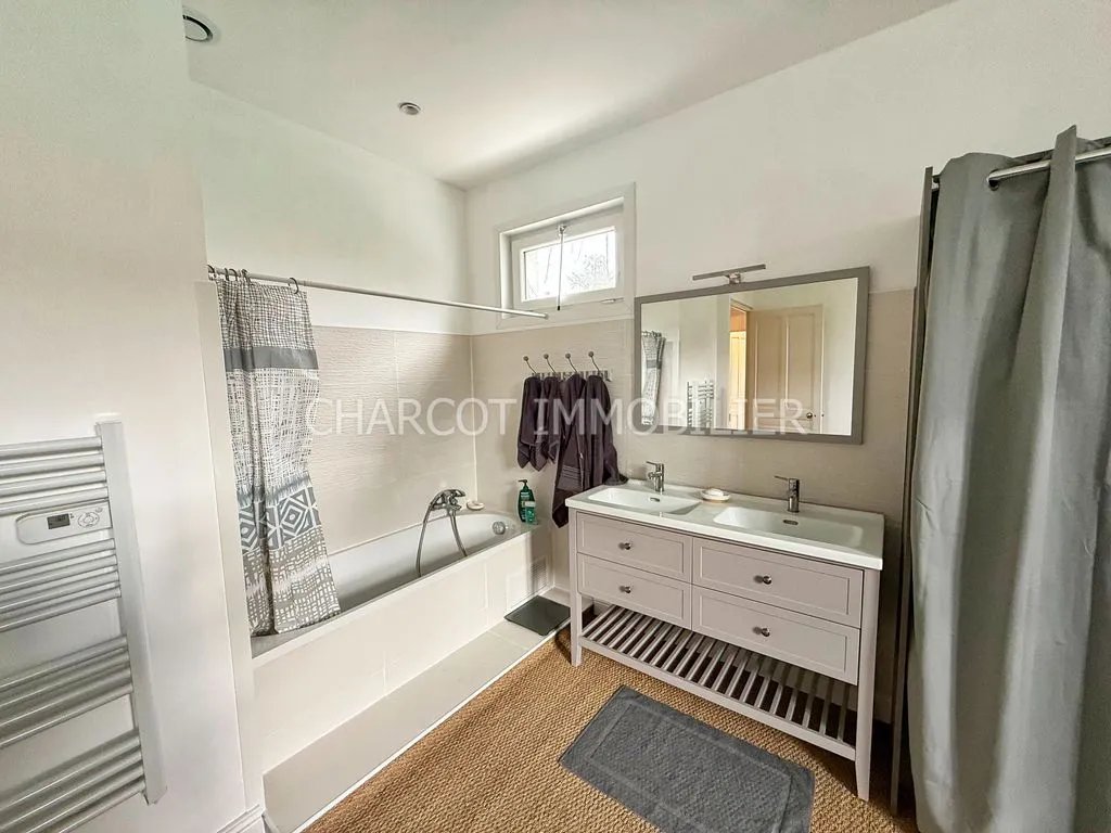 Bagni - Luxury House with Pool in Lyon