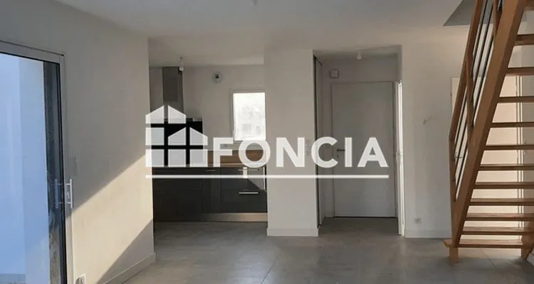 Elutuba - Contemporary House with Garage in Crach