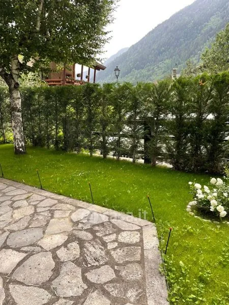 Aed - Rustic Trilocale with Garden in La Salle
