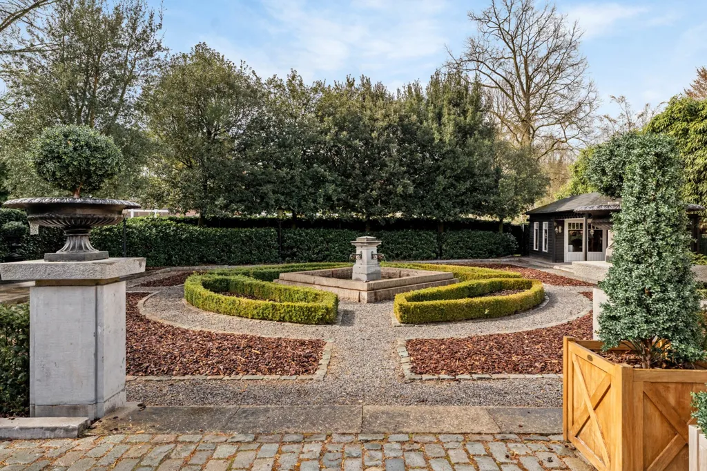 Aed - Charming Manor with Orangery in Arendonk