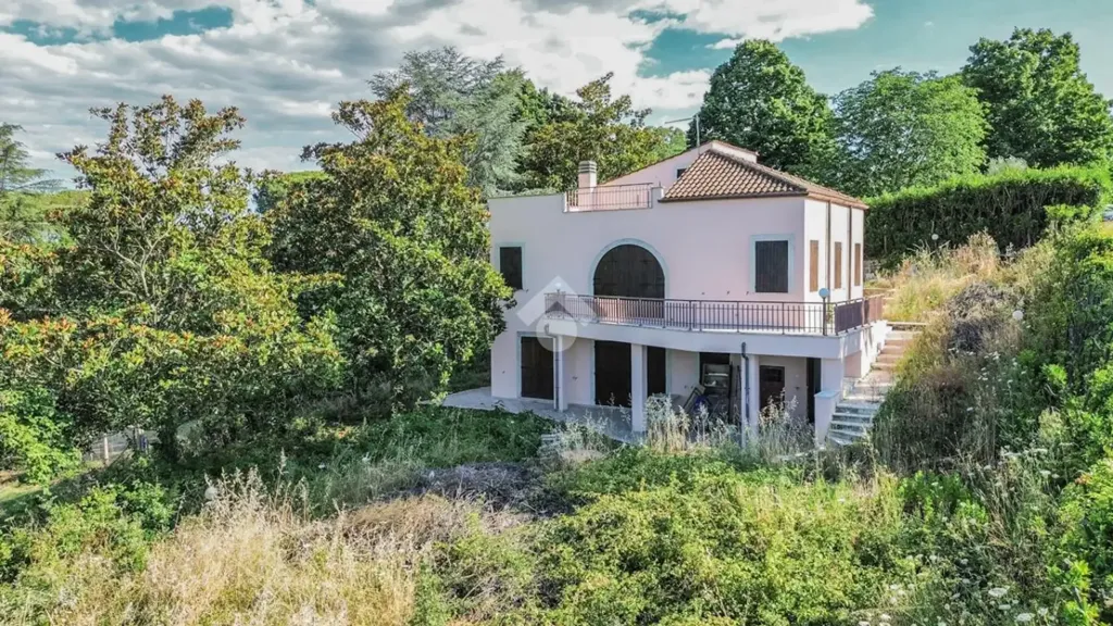 Exterior - Villa with Lake View in Bracciano