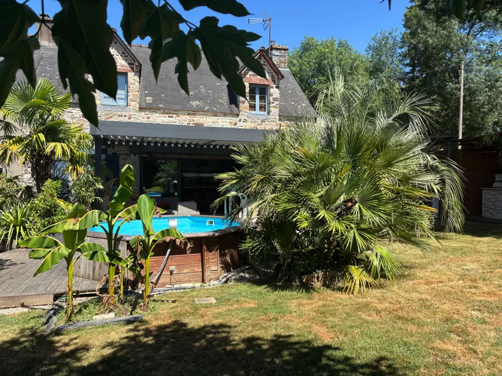 Bassein - Rustic Stone House with Pool in Cournon