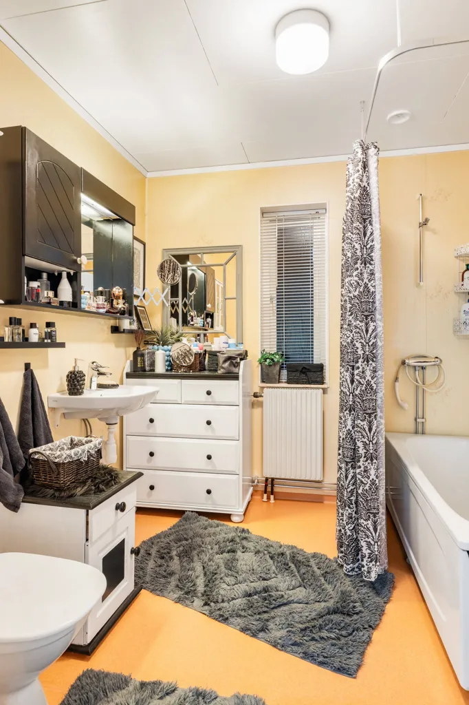 Vannitoad - One-Storey Villa with Garden in Sjöbo