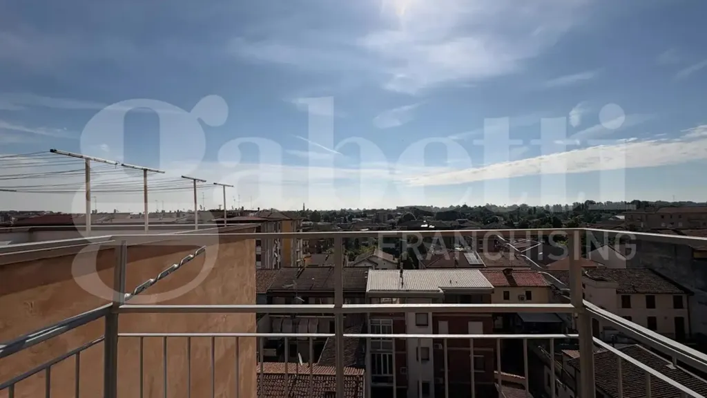 Rõdu - Apartment with City View in Cremona