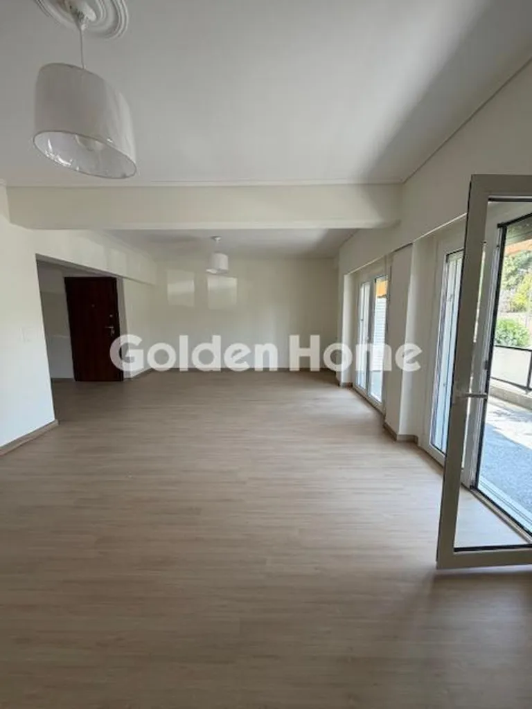 Soggiorno - Renovated Apartment with Parking in Cholargos