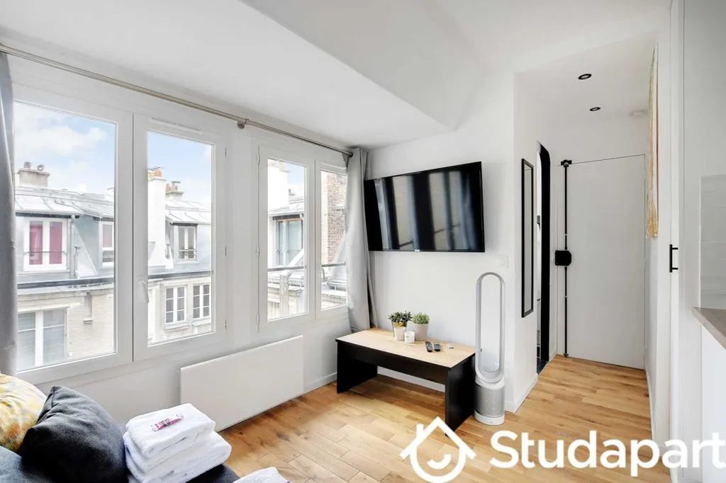 Compact Apartment with Eiffel View in 16th Arrondissement