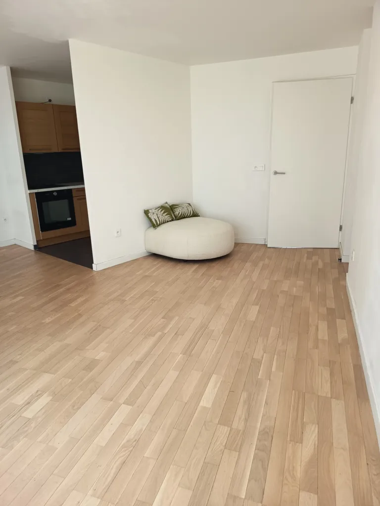 Elutuba - 3-Bed Apartment with Terrace in Rapie
