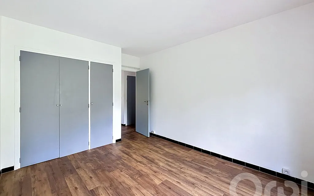 Chambres - Appartement Rénové avec Loggias à Perpignan