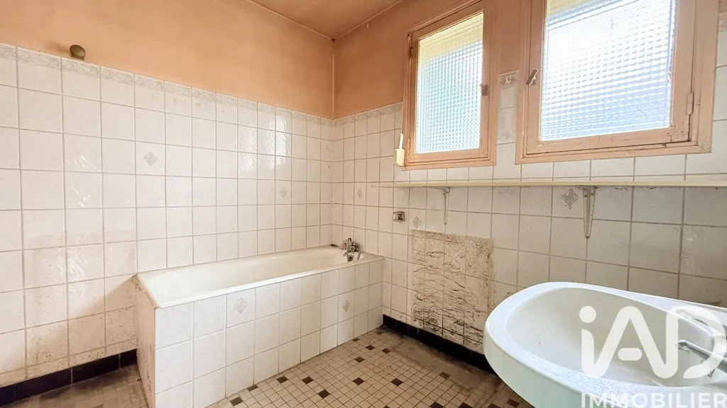 Salles de bain - Pavillon avec Jardin à Challerange