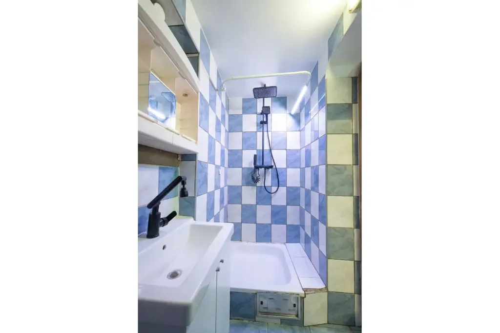Vannitoad - 5-Bedroom Maison with Terrace in Uccle