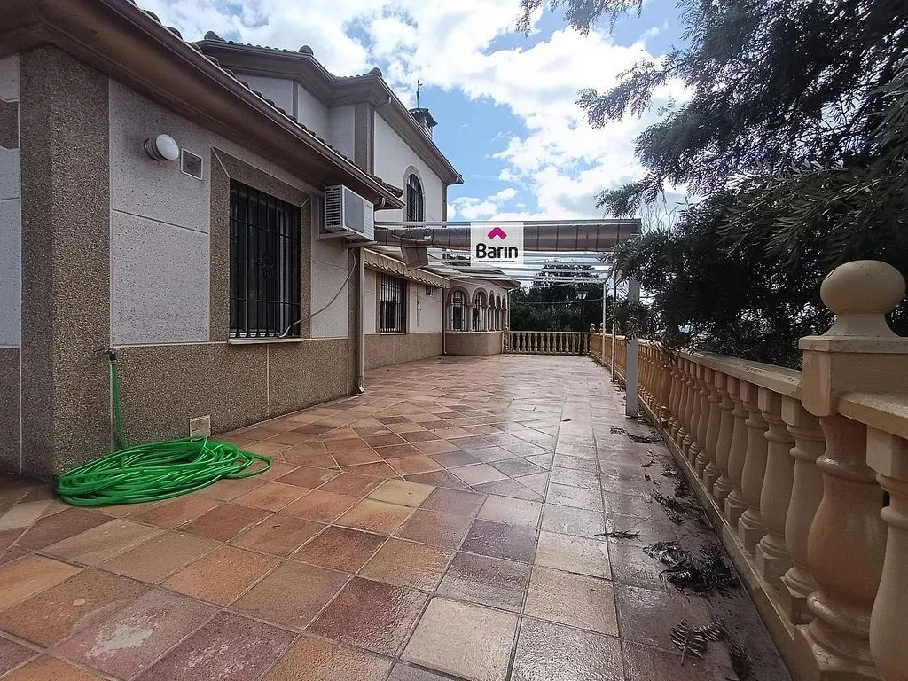 Terrasse - Spacious Chalet with Pool in Cerro Muriano