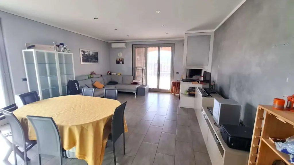 Dining Room - Villa Portion with Pool in Spoleto