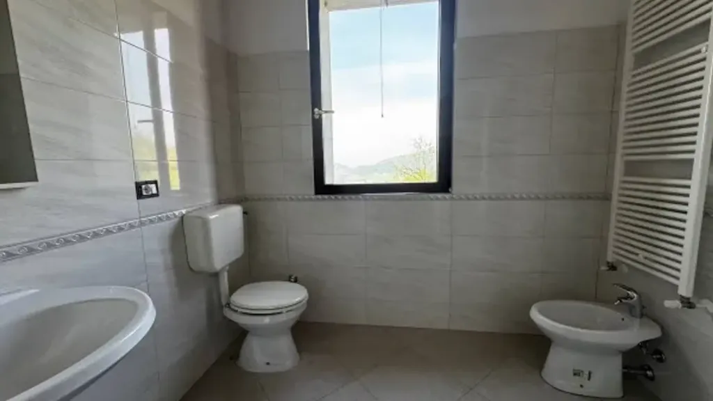 Vannitoad - Rustic Villa with Panoramic Terraces in Montalto Pavese