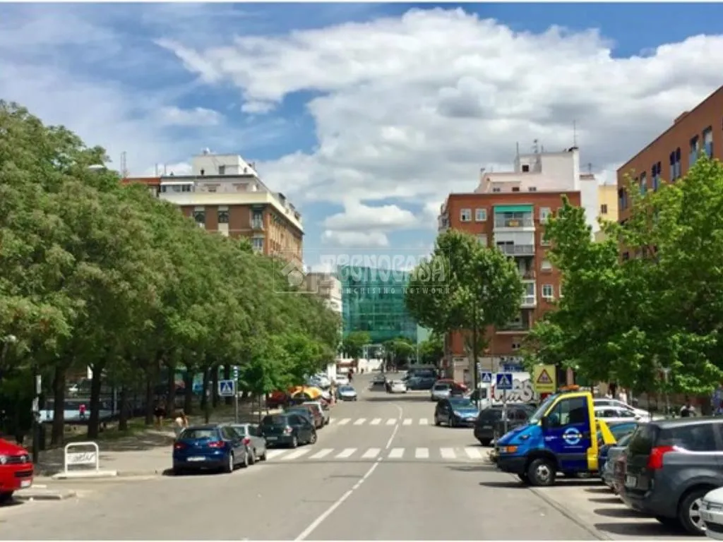 Välivaade - Reformed Flat with Balcony in Usera