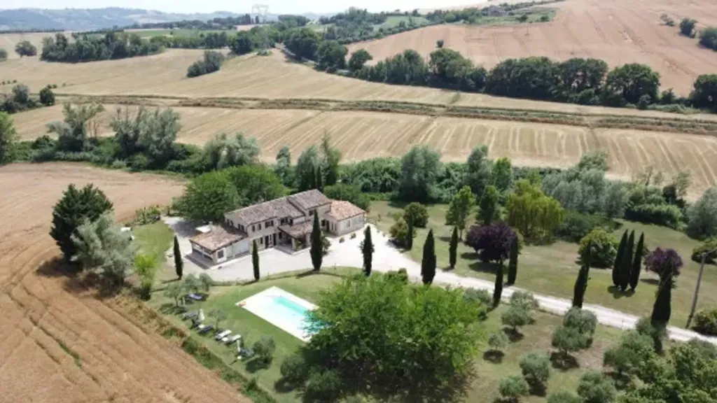 Õhuvaade - Rustic Casale with Pool in San Costanzo