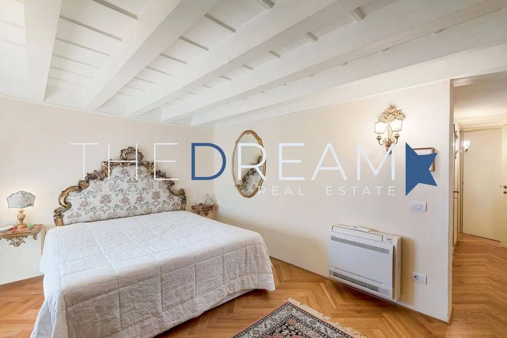 Camere da letto - 5-Bedroom Flat in Historic Building, Lucca