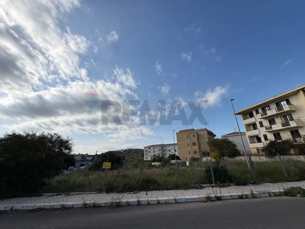 Giardino - Buildable Land with Urban Amenities in Ispica