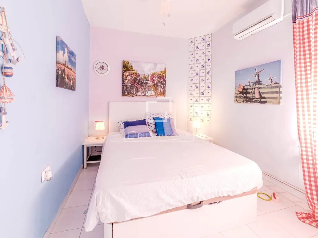 Magamistoad - Six-Bedroom House with Pool in Levantina