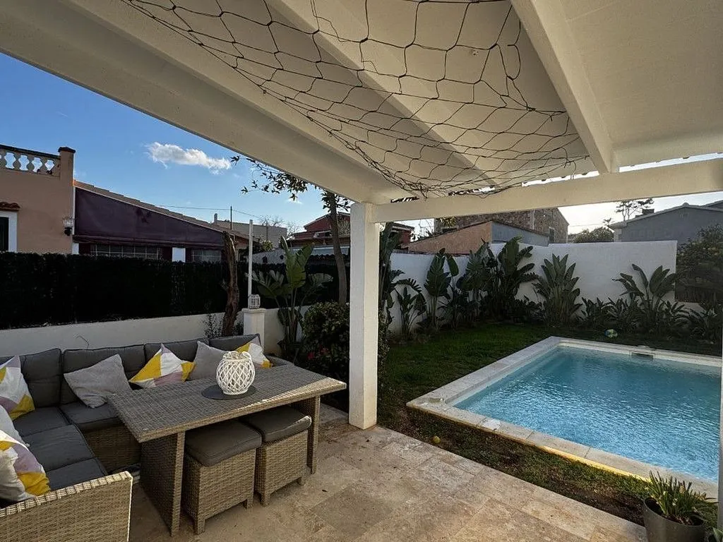 Piscine - Contemporary Villa with Pool in El Toro