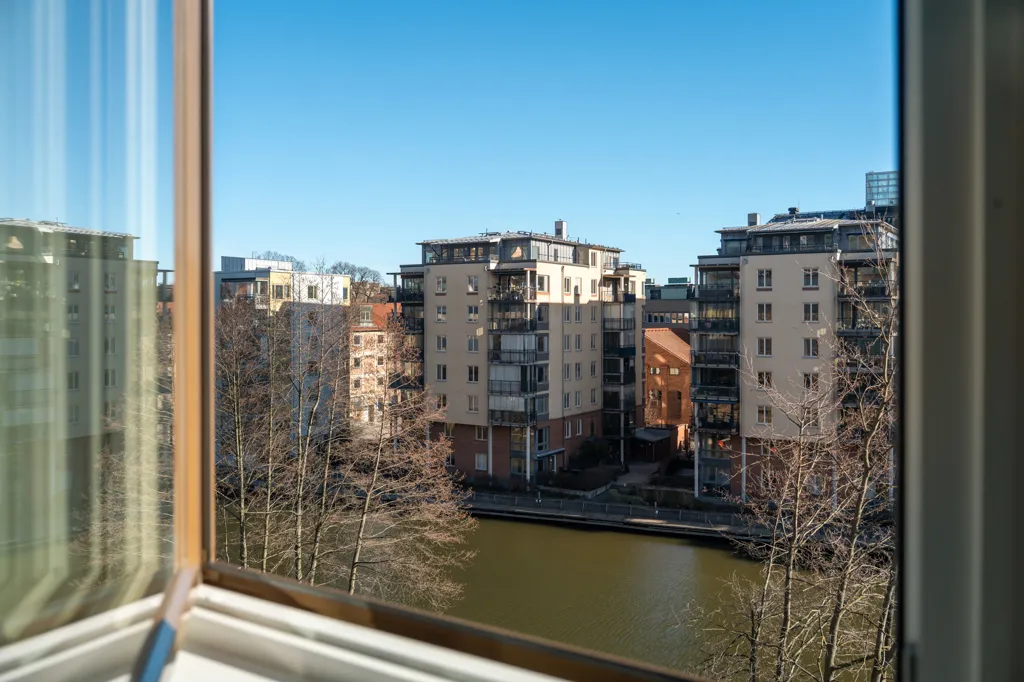 Pièces - Apartment with River View in Sundbyberg