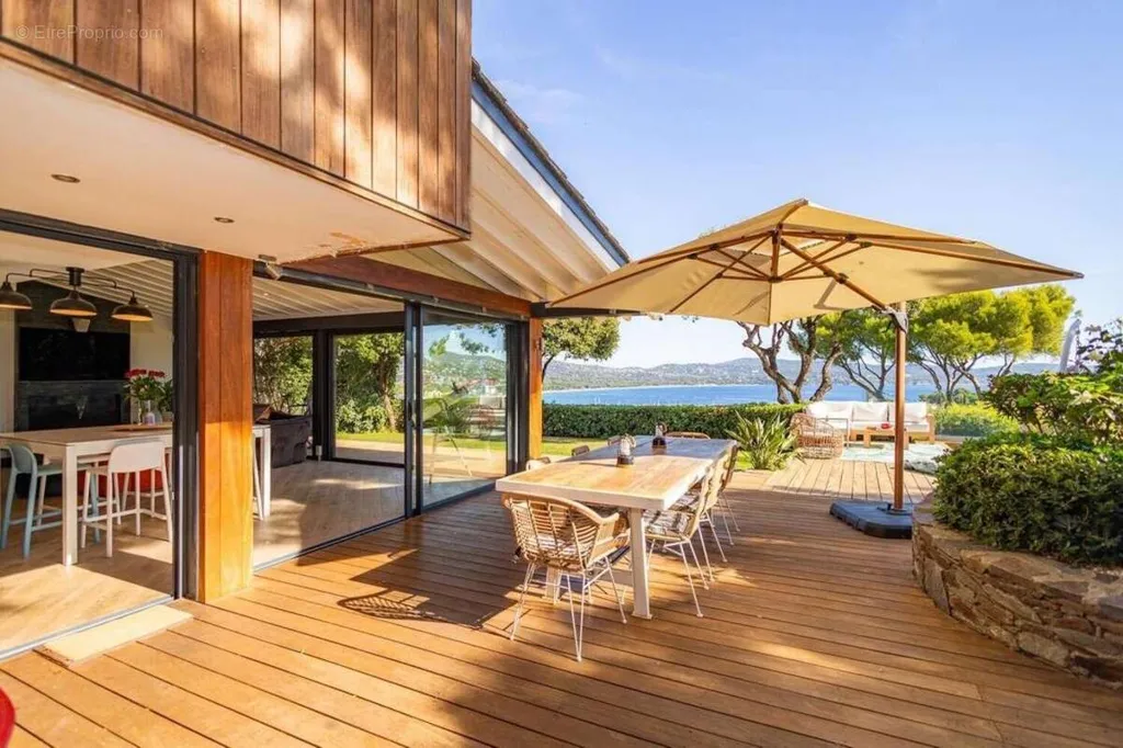 Maison 13 pièces à Cavalaire-Sur-Mer