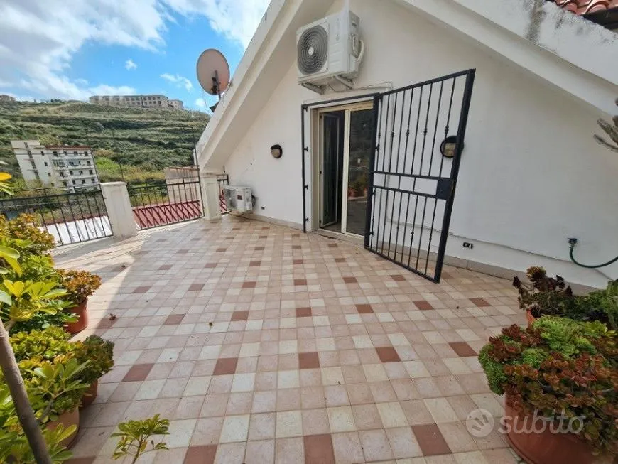 Terrasse - Three-Level Independent House in Vito Inferiore