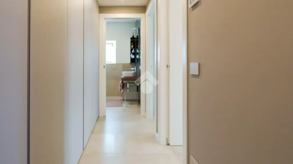 hallway_entrance