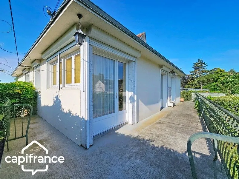Extérieur - Maison avec Grand Terrain près du Centre-ville à Thouars