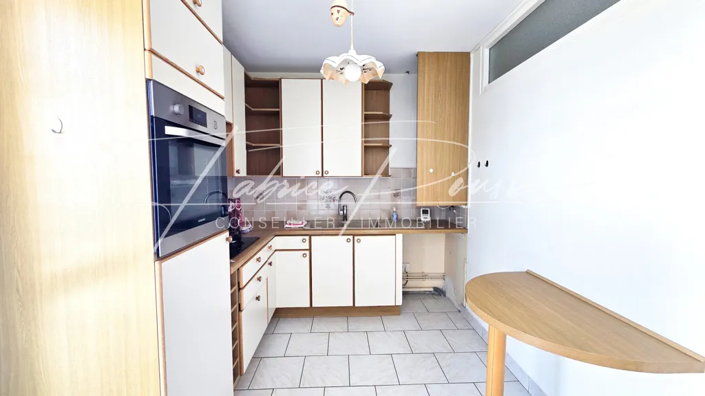 Köök - Apartment with Balcony in La Rochelle