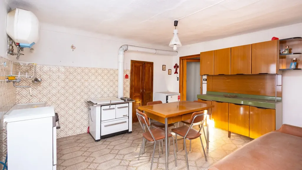 Cuisine - Restructured House in Frassino Centre