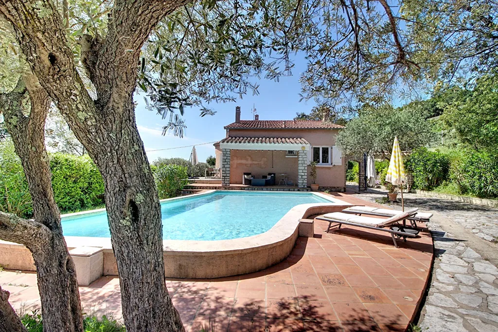 Piscine - Maison Rénovée avec Piscine à Lorgues