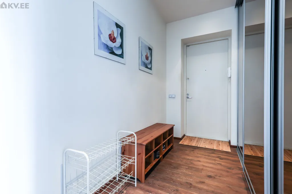 hallway_entrance