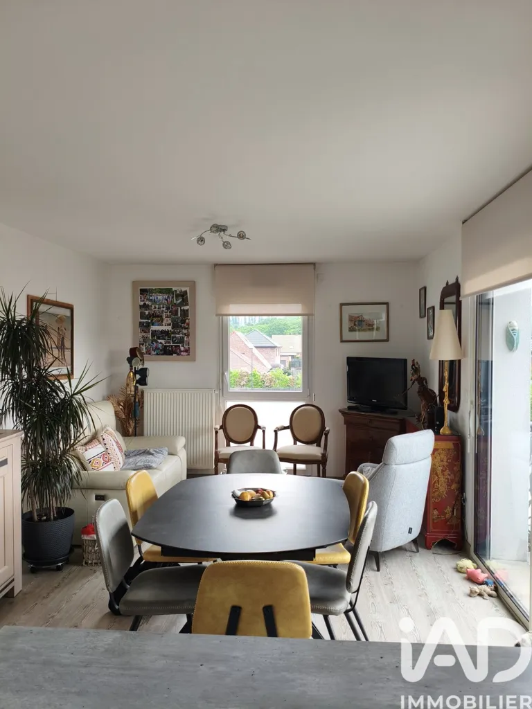 Söögituba - Modern Flat with Balcony in Neuville-en-Ferrain