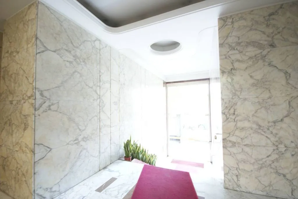 Esik - Triplex Flat to Restructure in Milan